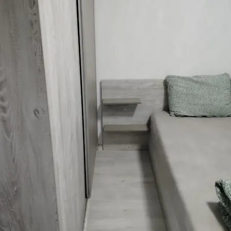 With Free Parking - Center *