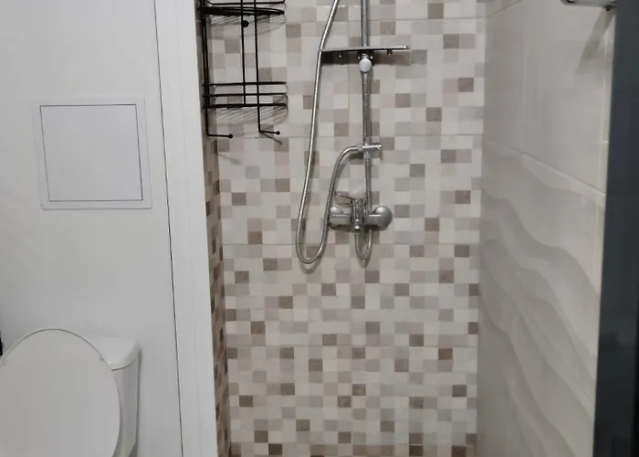 With Free Parking - Center Apartment